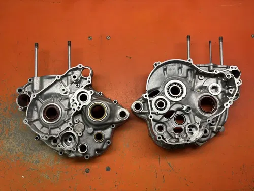 2018 16-18 KTM 350 SXF XCF OEM Engine Crankcase Set Block Half Cases Bottom End