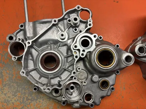 2018 16-18 KTM 350 SXF XCF OEM Engine Crankcase Set Block Half Cases Bottom End