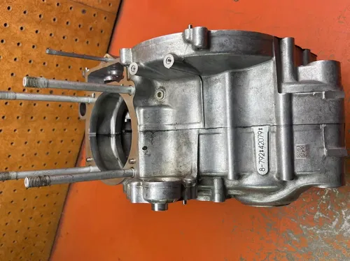 2018 16-18 KTM 350 SXF XCF OEM Engine Crankcase Set Block Half Cases Bottom End
