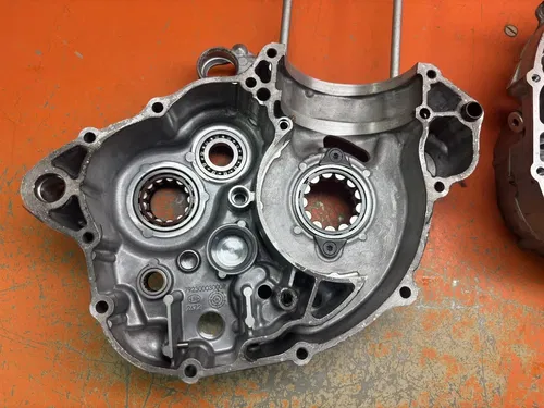 2017 KTM 350 EXC-F Engine Case Set  FE350 FE 250 79230100144 EXCF 2018 2019