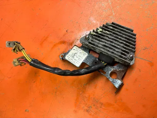 Voltage Regulator & Bracket   1984 Honda Ascot VT500