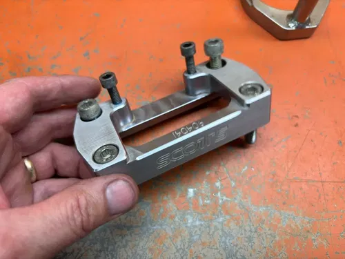 Scotts Damper Top Mount & post KTM Husqvarna Gas Gas 2017-2023