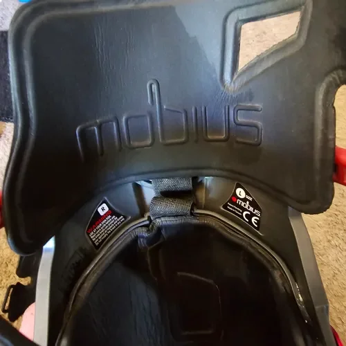 Mobius Knee Braces