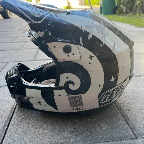 troy lee designs motocross helmet