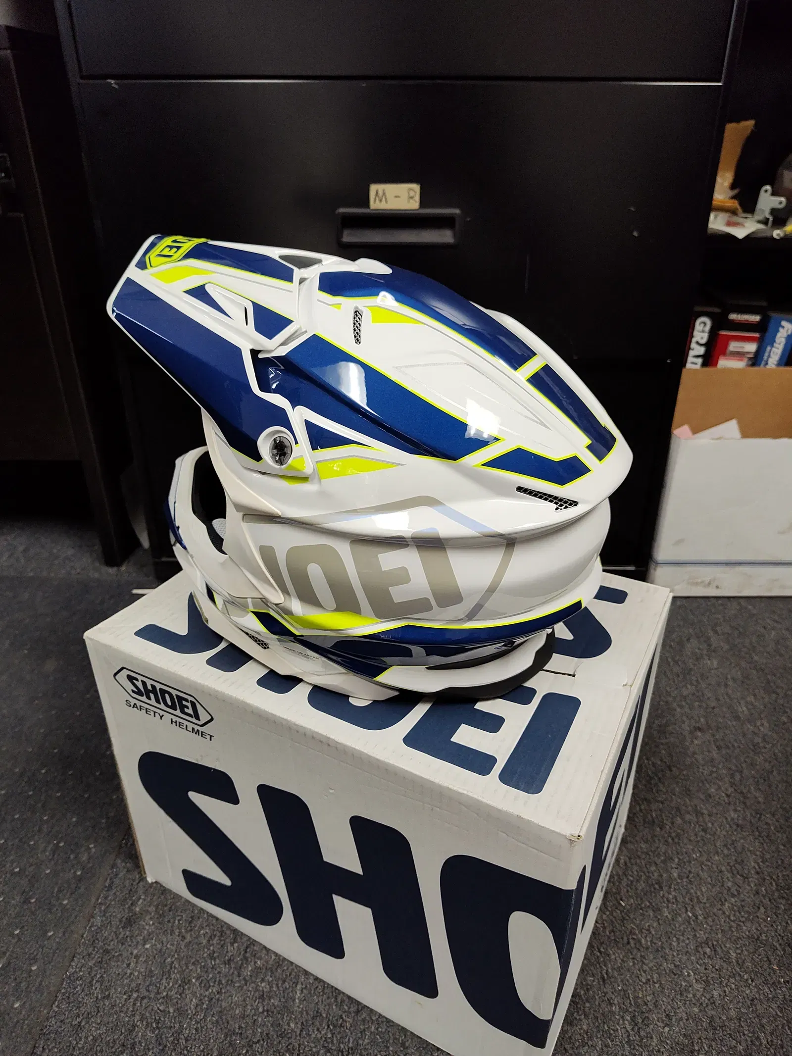 Shoei best sale allegiant tc3