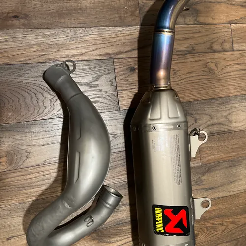 Akrapovic exhaust and stock KTM head pipe