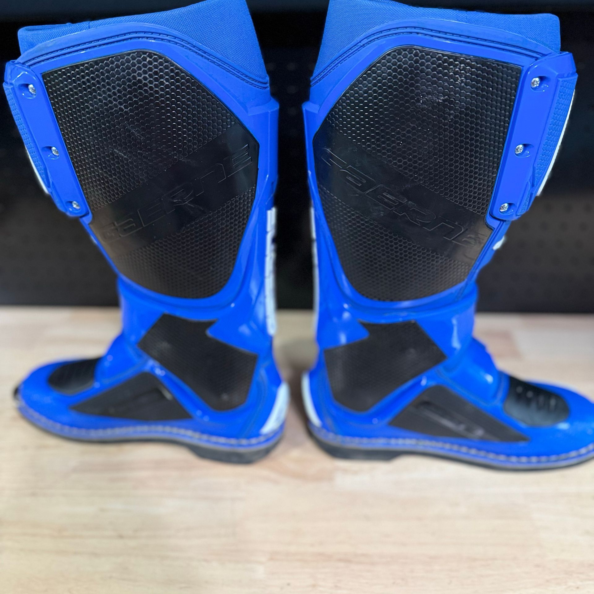 Gaerne SG12 Solid Blue Sz 9