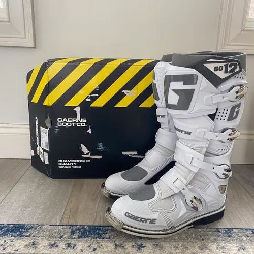 BRAND NEW Gaerne Boots - Size 11