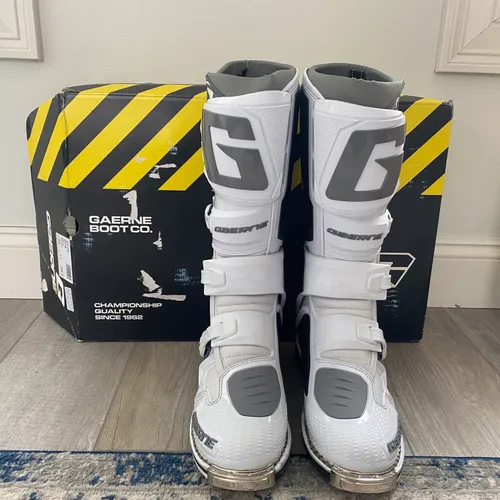 BRAND NEW Gaerne Boots - Size 11