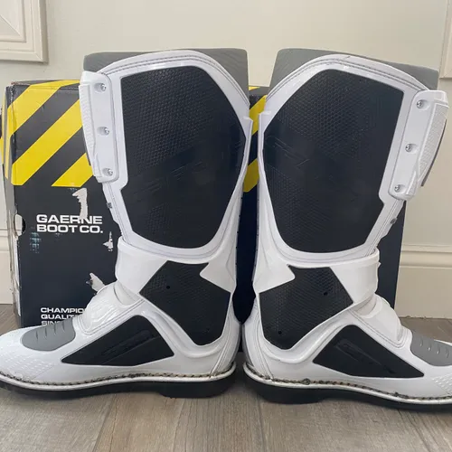 BRAND NEW Gaerne Boots - Size 11