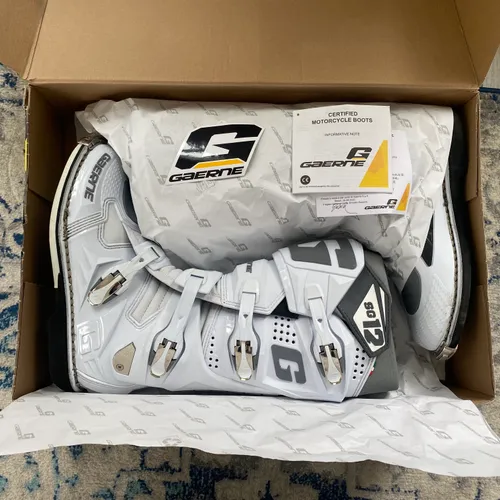 BRAND NEW Gaerne Boots - Size 11