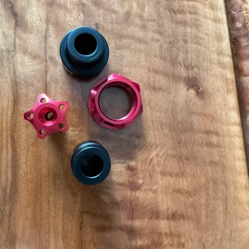 CRF 110F Bling Kit (Wheel spacers/FasterMinis Rod Adjuster & Stem Nut)