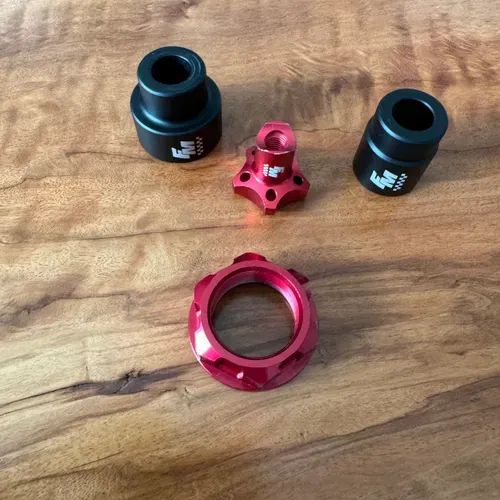 CRF 110F Bling Kit (Wheel spacers/FasterMinis Rod Adjuster & Stem Nut)