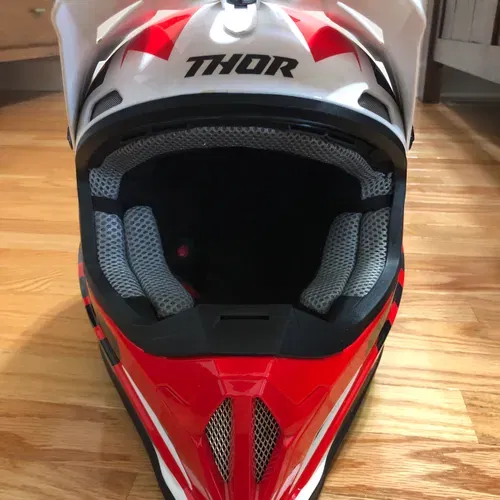 THOR Sector Fader Helmet Red/Black Size Medium