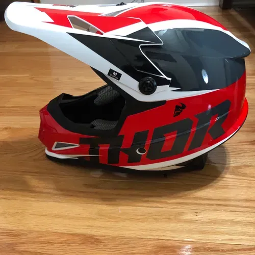 THOR Sector Fader Helmet Red/Black Size Medium