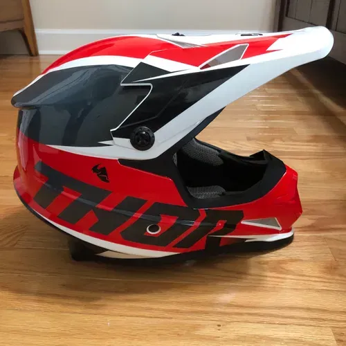 THOR Sector Fader Helmet Red/Black Size Medium