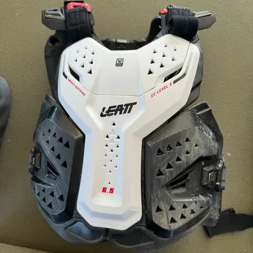 Leatt Moto 6.5 Pro Chest Protector 