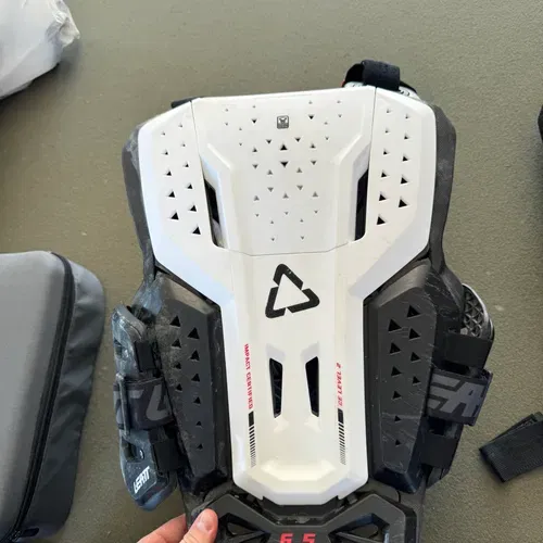 Leatt Moto 6.5 Pro Chest Protector 