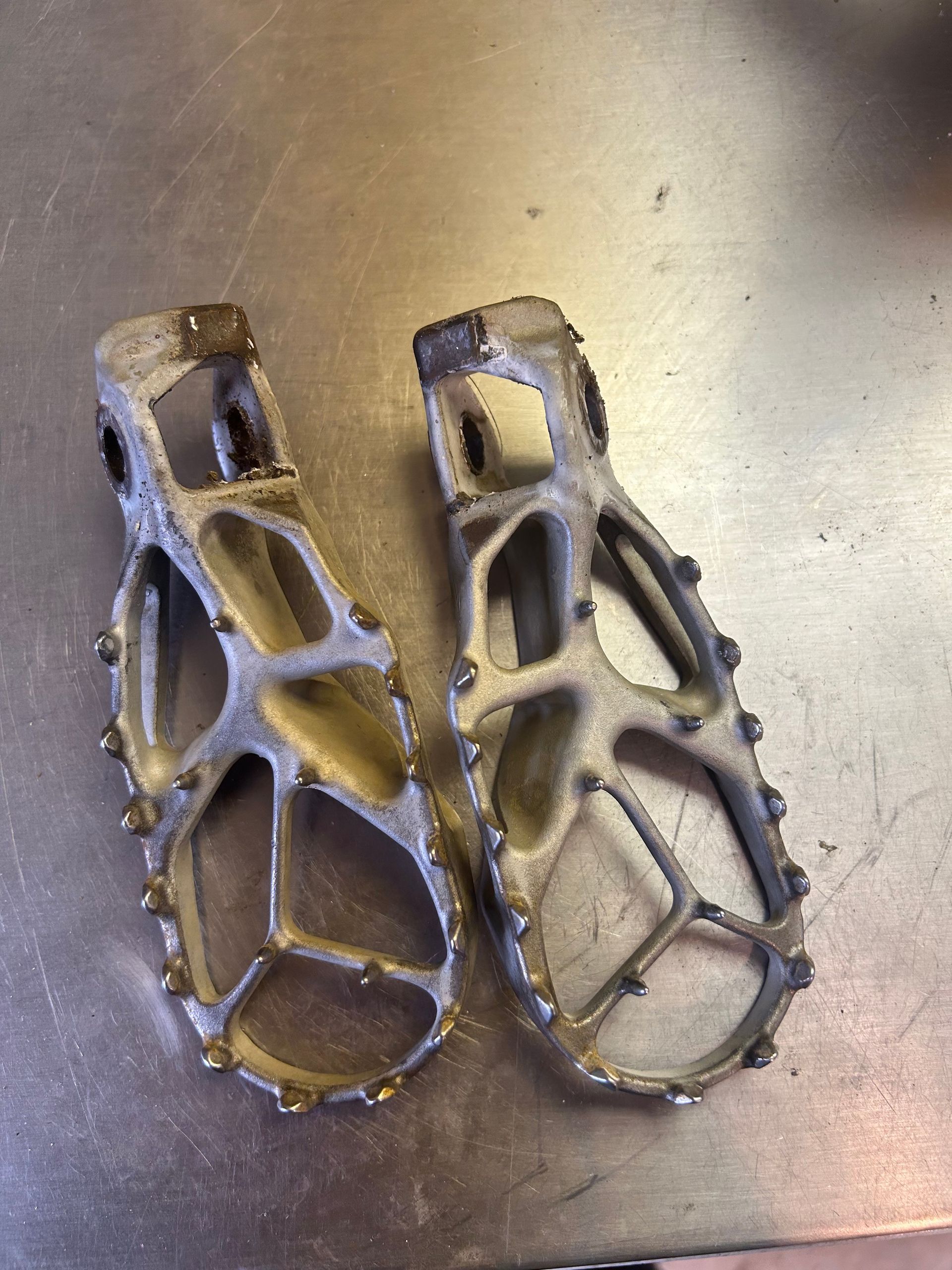 23-current Ktm/husky/gg foot pegs