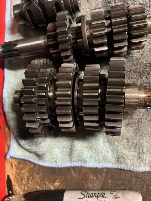 2013 SUZUKI RMZ250 OEM ENGINE TRANSMISSION TRANNY ASSEMBLY GEARS 24120-10H01