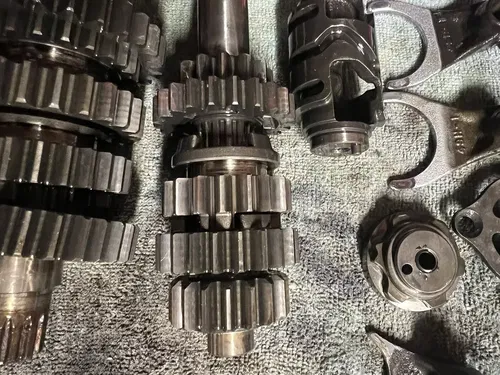2013 SUZUKI RMZ250 OEM ENGINE TRANSMISSION TRANNY ASSEMBLY GEARS 24120-10H01