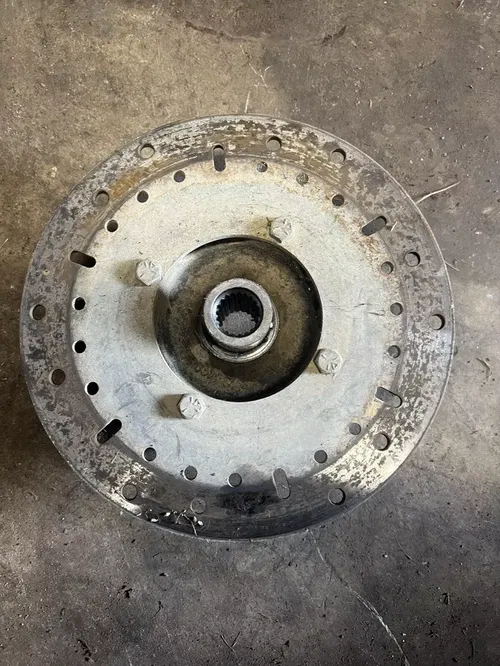 02 Polaris Sportsman 700 Front Wheel Hub 5131935 2001-2002