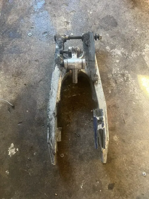 97-98 1997 KX125 KX 125 OEM Swingarm Swing Arm Rear Support 33001-1525-TX