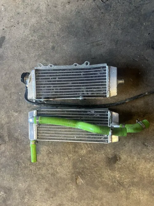2004-2005 Kawasaki KX250F Radiators OEM Left Right Radiator Set