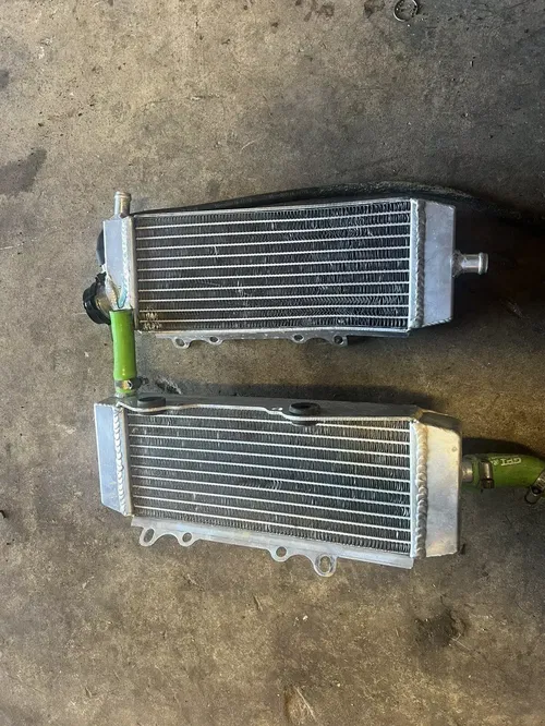 2004-2005 Kawasaki KX250F Radiators OEM Left Right Radiator Set