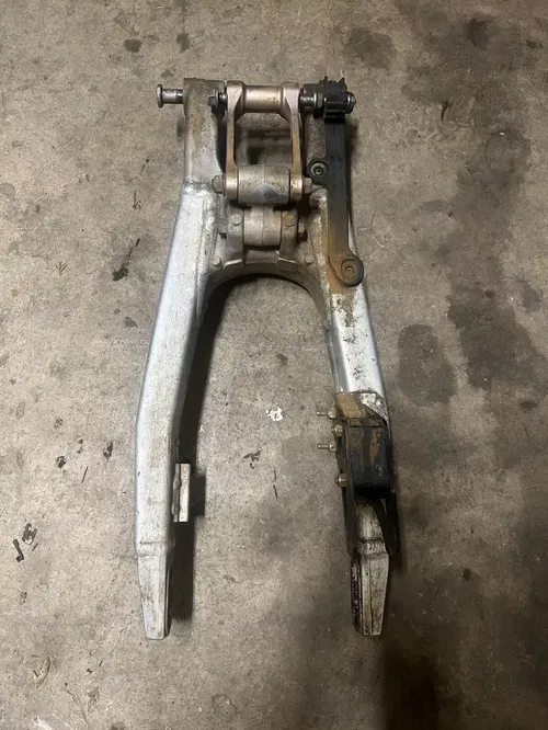 13-16 KAWASAKI KX 250F KX250F SWINGARM OEM FACTORY REAR SWING ARM 33001-0645