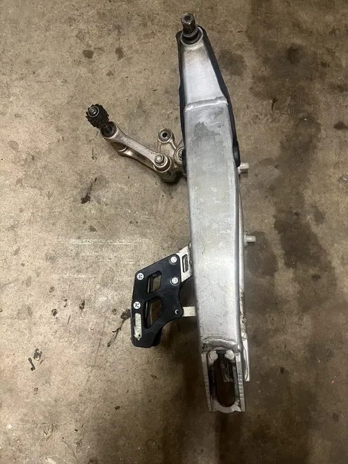 13-16 KAWASAKI KX 250F KX250F SWINGARM OEM FACTORY REAR SWING ARM 33001-0645