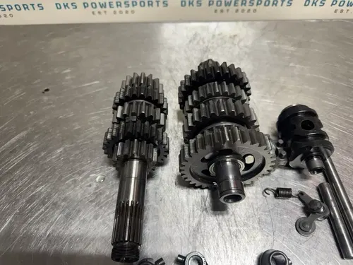 90-93 Kawasaki Kx250 Engine Transmission Tranny Assembly Gears 13127-1201 OEM