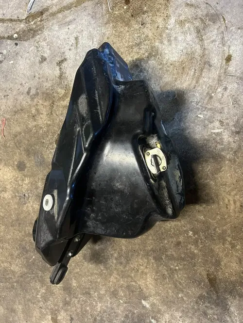2011 YZ250F Gas Fuel Tank OEM Screw Cap Black Plastic Yamaha YZ 250F 2010-2013