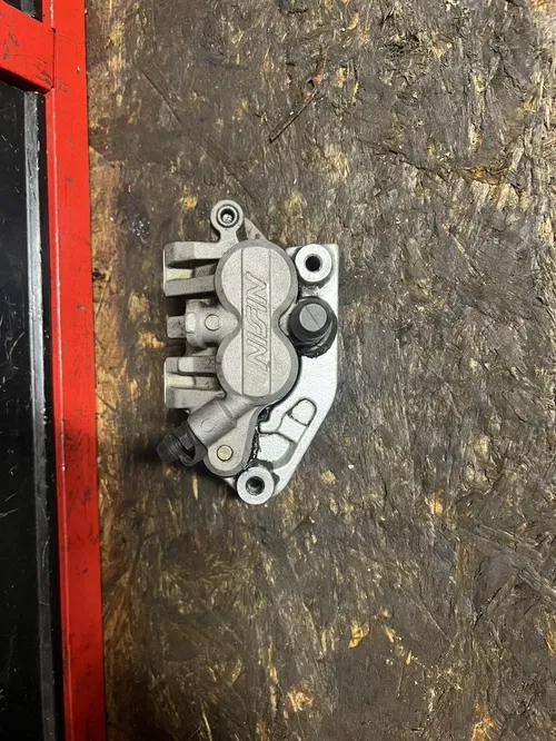 2002 - 2005 Yamaha Yz250f Oem Front Brake Calipers