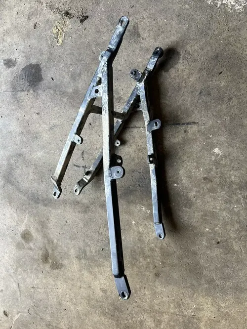 2003 02-06 RM125 RM250 Subframe Rear Chassis Seat Rail Support Holder Frame