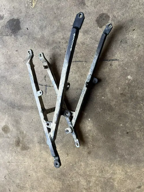 2003 02-06 RM125 RM250 Subframe Rear Chassis Seat Rail Support Holder Frame