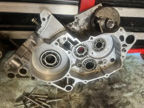97 KAWASAKI KX 125 KX125 ENGINE MOTOR CRANKCASES RIGHT LEFT CASE 14001-1218