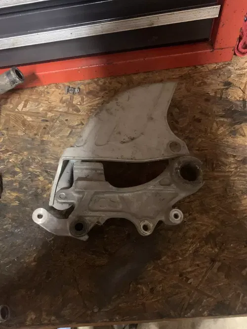 2001 Yamaha YZ125 back rear brake caliper mount bracket wr426 YZ250F 2000 2001