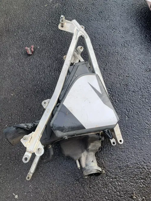 2001 Yamaha Yz 250f Subframe Yz250f 2000-2001 Yz 426f Yz426f Rear Frame