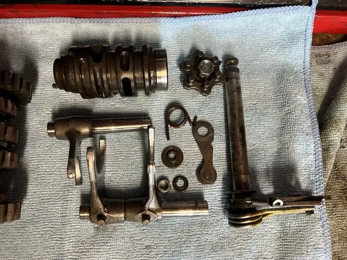 2000 99-02 KX125 TRANSMISSION COUNTER AND MAINSHAFT GEARS