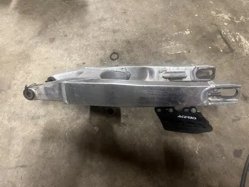 2010 RMZ250 Swing Arm Swingarm Suspension Rear Arm 2010 2011 2012 2013