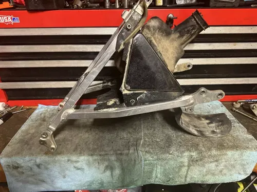 2010 10-11 KX250F KX 250F OEM Subframe Rear Chassis Seat Rail Support Bracket
