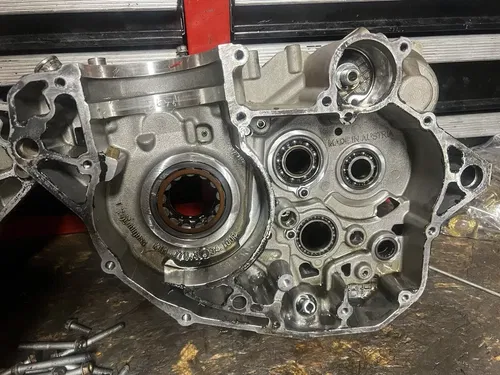 Engine Case Set   2008 KTM 250 SXF  2007-2010