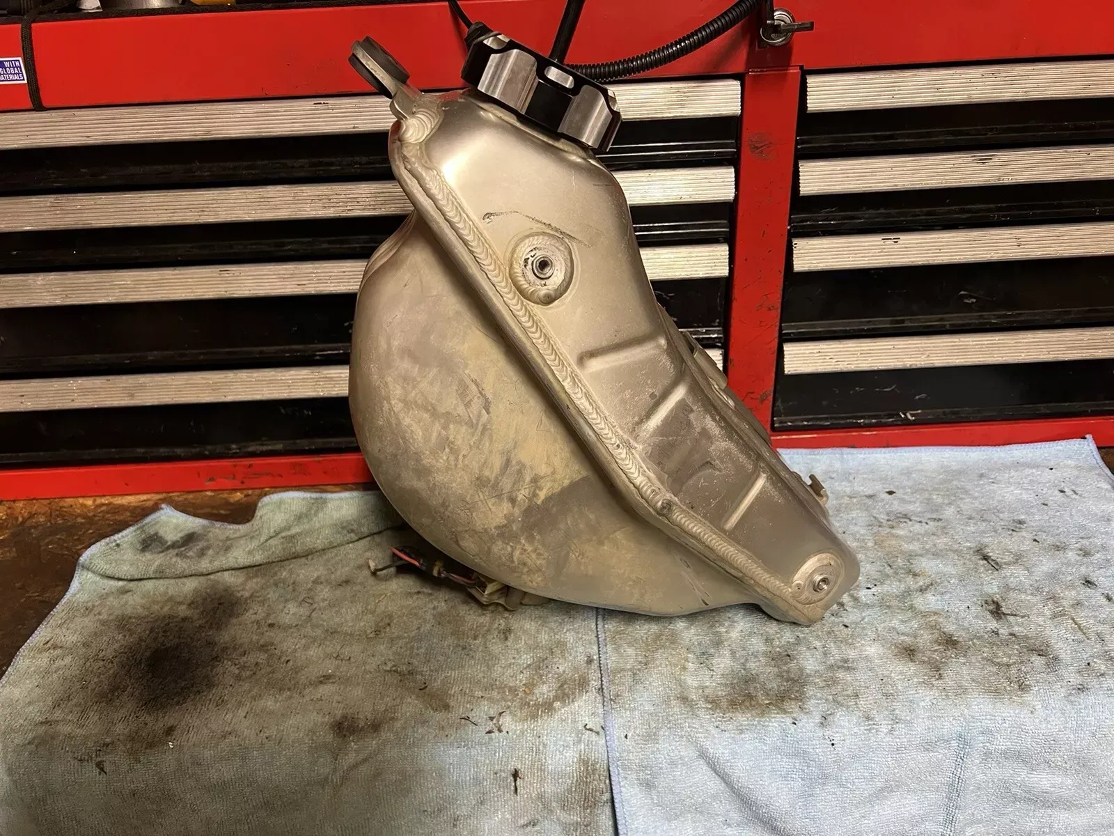 10-13 SUZUKI RMZ 250 RMZ250 GAS TANK OEM FUEL TANK *FUEL PUMP* 44110-49H10 13