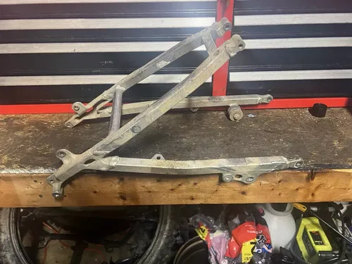 2007 06-09 YZ450F YZ 450F OEM Subframe Rear Chassis Seat Rail Support Bracket