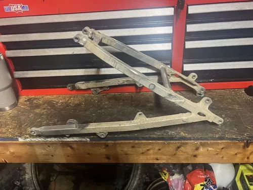2007 06-09 YZ450F YZ 450F OEM Subframe Rear Chassis Seat Rail Support Bracket