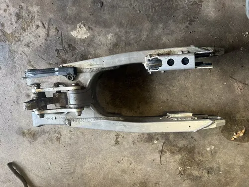 96-06 SUZUKI RM125 RM250 RM250Z OEM REAR ARM SWINGARM SWING ARM SUSPENSION
