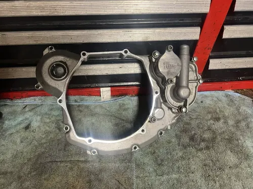 2006 05-07 RMZ450 RMZ 450 OEM Inner Intermediate Clutch Cover Water Pump Housing