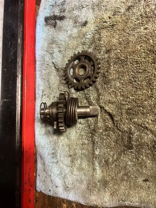 1993 93 92-95 Suzuki RM125 RM 125 Kick Start Shaft Starter ,Idle Gear Stop Plate
