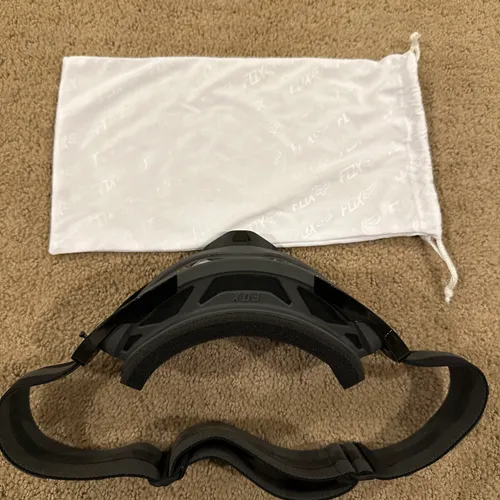 Fox Airspace Core Smoke Goggles